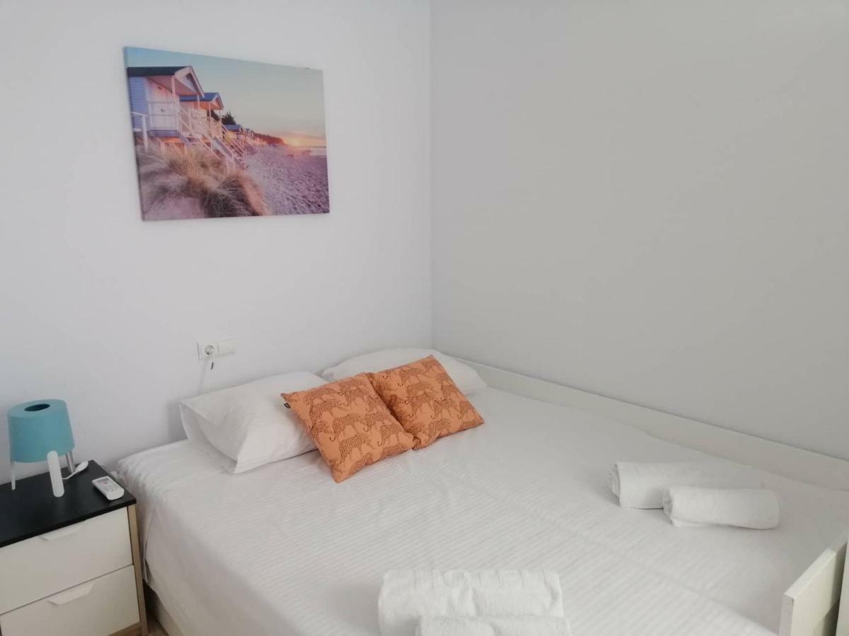 Апартаменты Flamingo, Beach, Sea View, Pool, Wi Fi Торевьиа Экстерьер фото