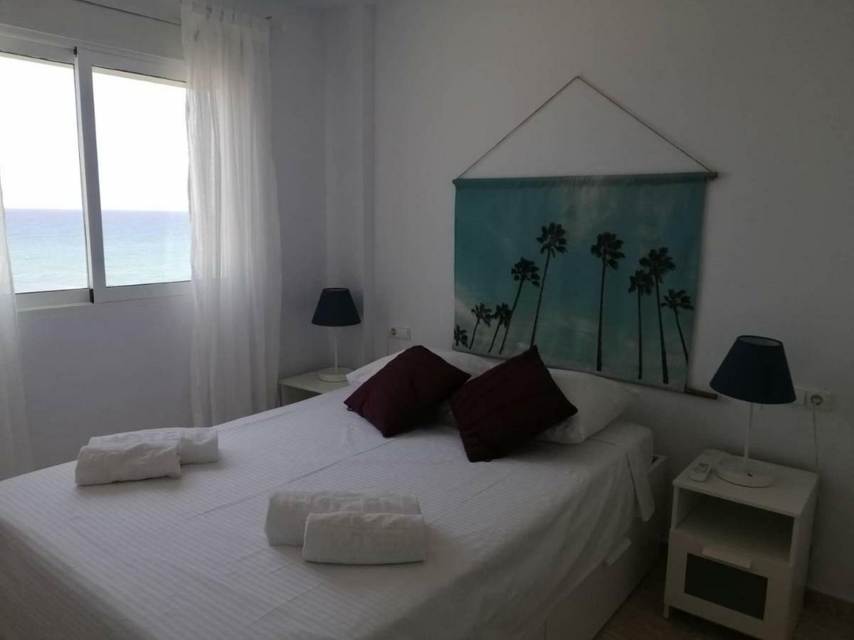 Апартаменты Flamingo, Beach, Sea View, Pool, Wi Fi Торевьиа Экстерьер фото