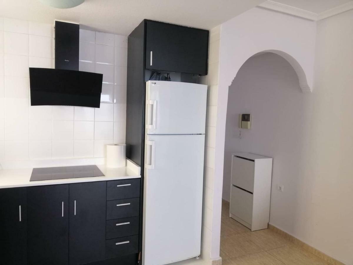 Апартаменты Flamingo, Beach, Sea View, Pool, Wi Fi Торевьиа Экстерьер фото